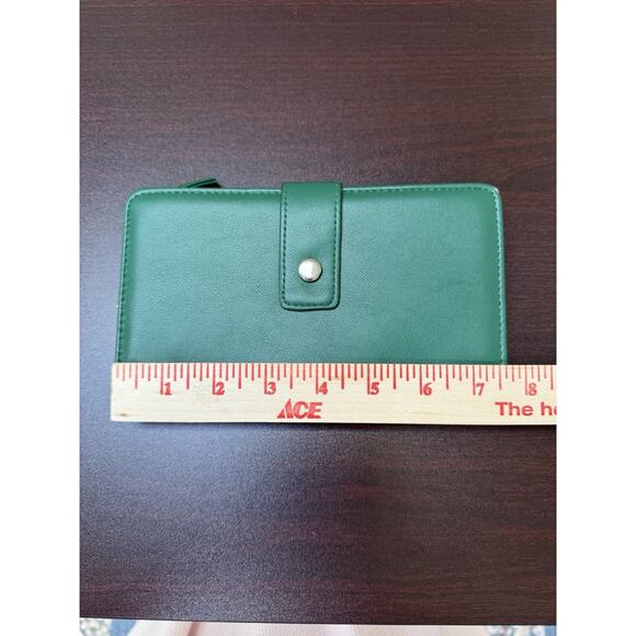 Mundi Women's Large Bi-Fold Wallet Color Green NWT - Picture 8 of 10